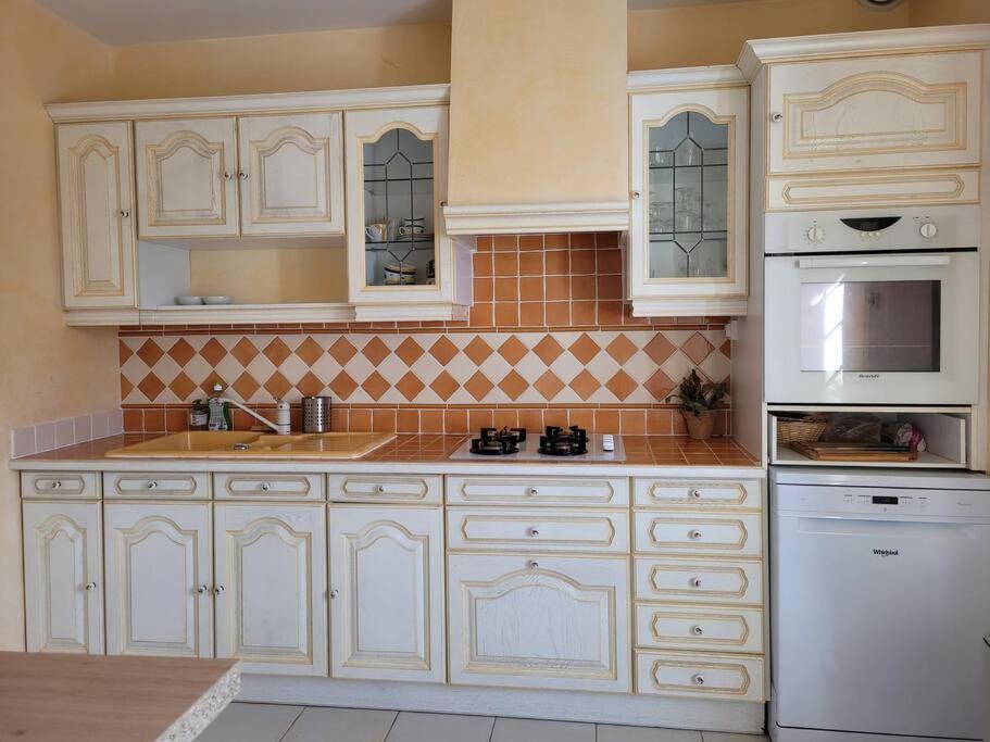 Maison Au Calme A 2 Pas Du Port Канкал Екстериор снимка